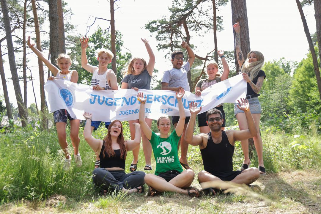 Bildunterschrift: Teilnehmer des Summercamps, das die Kinder- und Jugendtierschutzabteilung des Deutschen Tierschutzbundes organisiert hat.  (C) Jörn Wolter